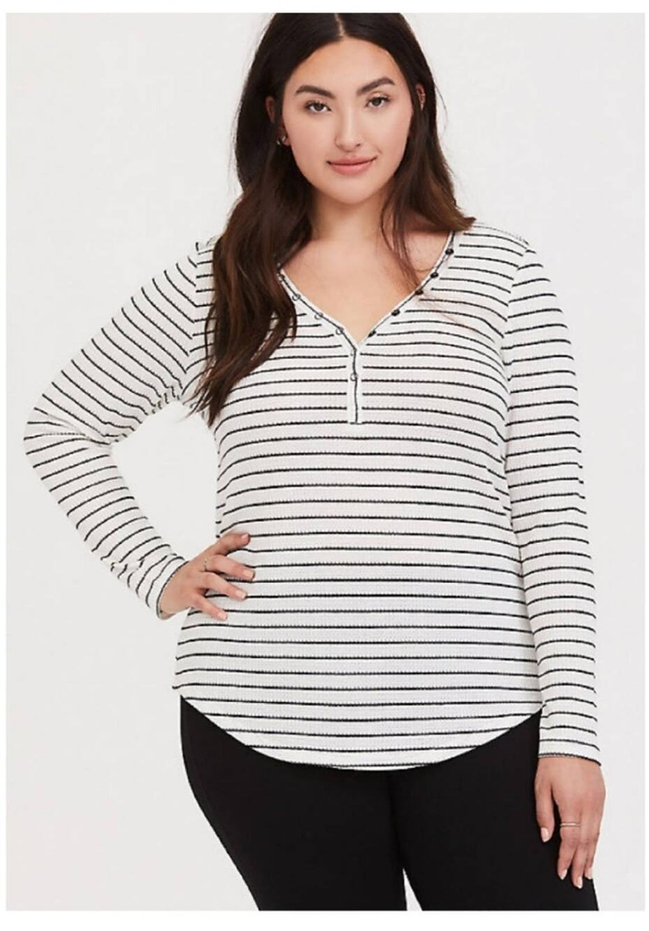 Torrid Black & White Waffle Knip Snap Henley 00/10